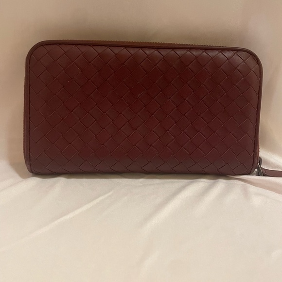 **EUC **Bottega Venata Zip Around Wallet - Picture 2 of 7